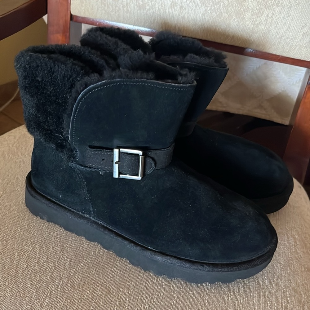 UGG Karel Classic 1019639 Black Boots size 7